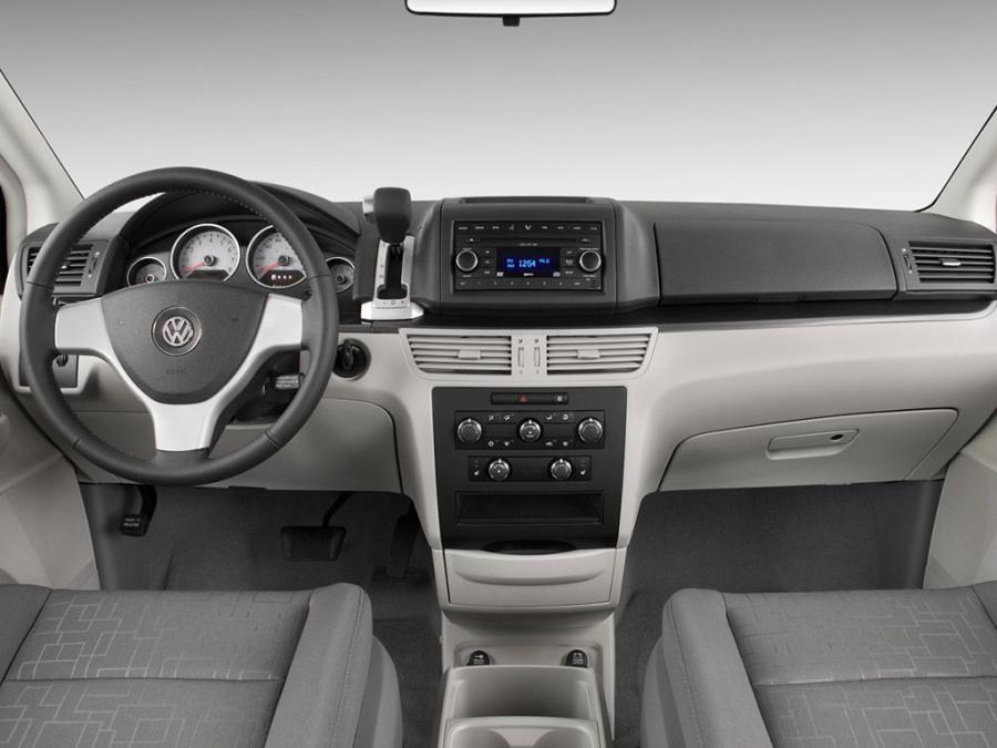  Volkswagen Routan 2008 года  (фото 5 из 26)